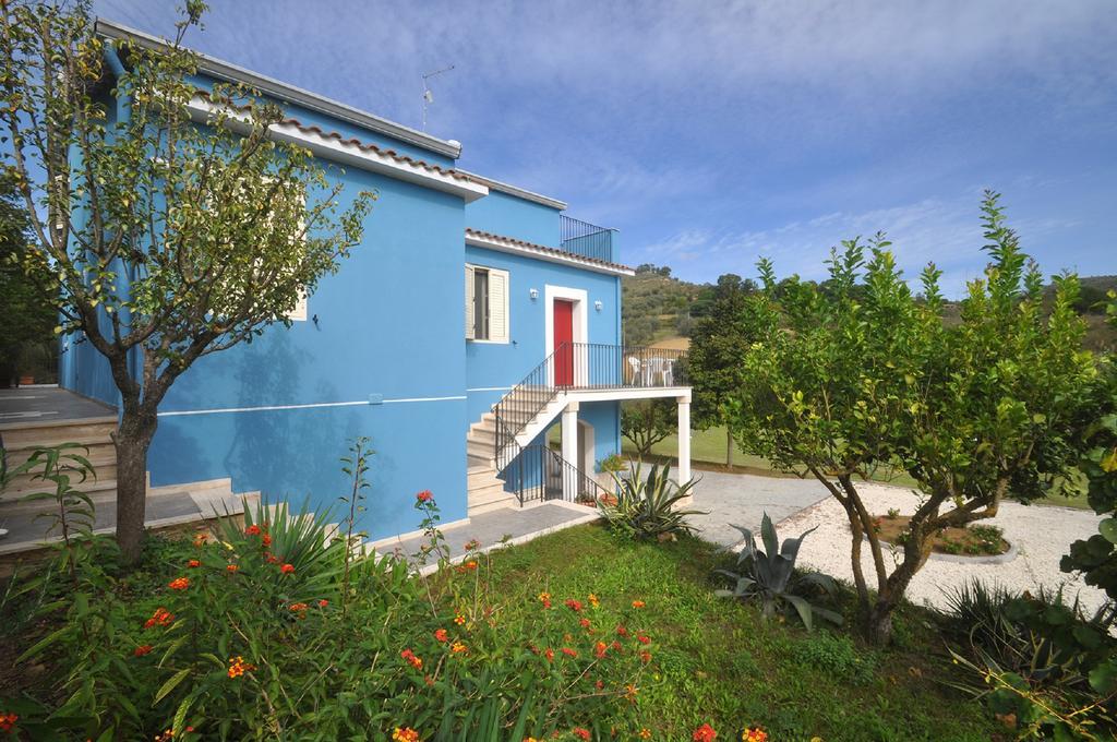 דירות Mirabella Imbaccari La Casa Blu מראה חיצוני תמונה