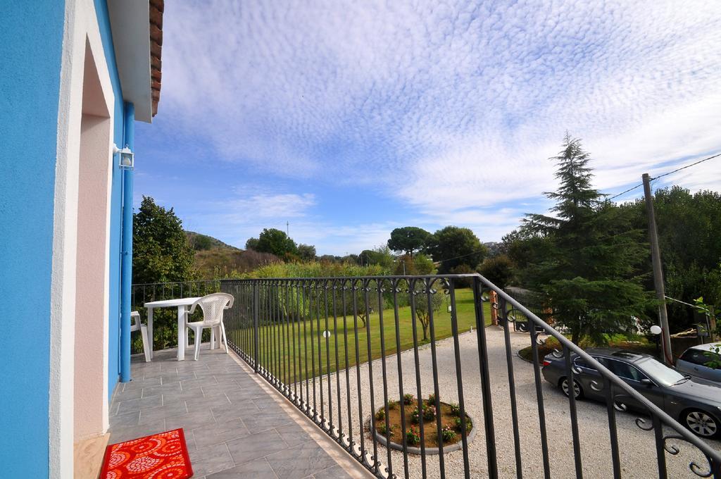 דירות Mirabella Imbaccari La Casa Blu מראה חיצוני תמונה